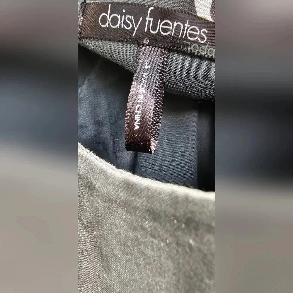 Daisy Fuentes - Women’s Size Large Gray Dress. Super Cute! No Give.​​​​​ - Picture 3 of 4